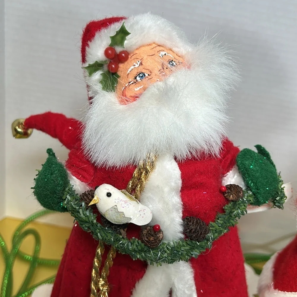 Annalee Santa and Mrs Claus 2004